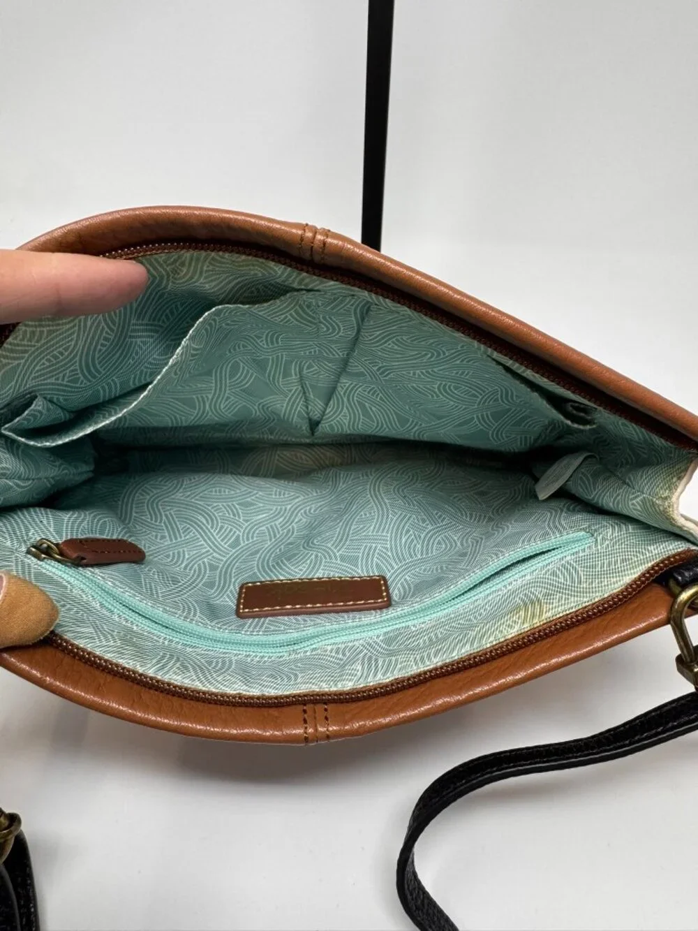 THE SAK LEATHER CROSSBODY PURSE